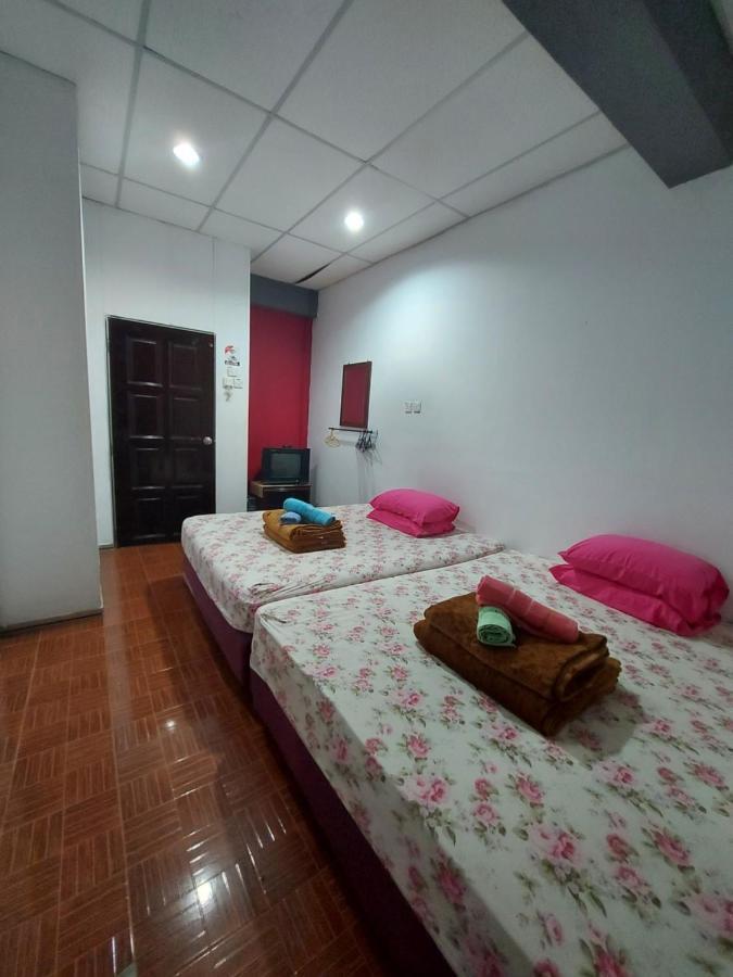 Nabil Nabila Motel Kuah Exterior photo