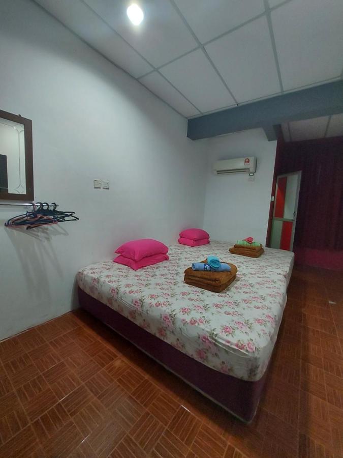 Nabil Nabila Motel Kuah Exterior photo